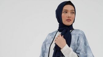 6 Outer Hijab Kekinian yang Bikin Penampilan Kamu Semakin Modis