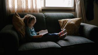 Strategi Meningkatkan Minat Baca Anak di Lingkungan Keluarga