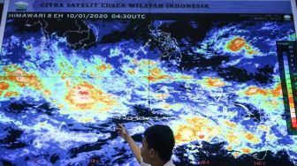 Peringatan Dini, Hujan Petir Berpotensi di Dua Wilayah Jakarta Ini