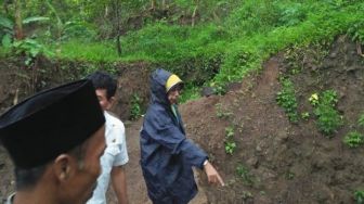 Ngeri! Sidak DLH Pandeglang ke Gunung Karang Temukan Dua Lubang Ini