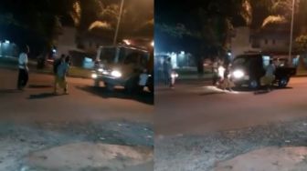 Viral Remaja Bersarung Nekat Hadang Truk dan Nyaris Tergilas, Bikin Miris