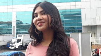 Rosa Meldianti Tampil Totalitas Cover Lagu Lathi, Netizen Sibuk Nyinyir