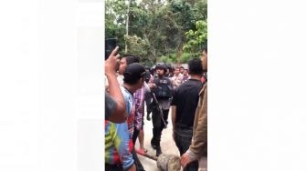 Prabowo Dikeroyok Warga di Tempat Wisata Salupajaan Sulawesi barat