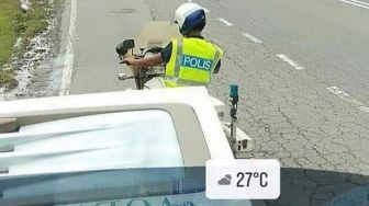 Truk Ini Diberhentikan Polisi Secara Mendadak, Alasannya Tak Terduga dan Bikin Salut