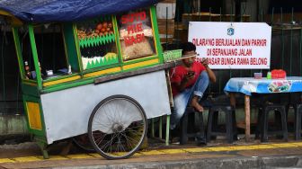 Gubernur Anies Akan Izinkan PKL Dagang di Trotoar