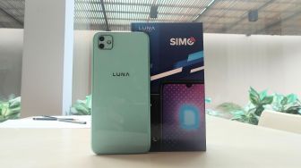 Hands On Luna Simo, Bisa Internetan Tanpa Kartu SIM