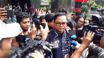 Ikut Diperiksa KPK, Komisioner KPU Viryan Aziz Dicecar Soal PAW Caleg PDIP