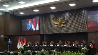 Pada Sidang Pleno Tahunan MK, Jokowi Sebut Indonesia Obesitas Regulasi