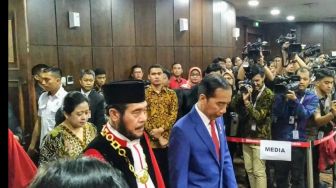 Jokowi Hingga Ketua DPR Datang ke Sidang Laporan Tahunan MK