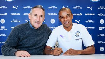 Tua-tua Keladi, Fernandinho Resmi Perpanjang Kontrak di Manchester City