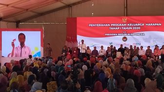 Serahkan PKH di Cimahi, Jokowi: Urusan Gizi Jangan Dilupakan