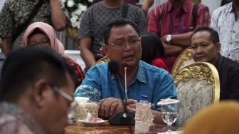 Curhat Sedih Penuh Tangis Orangtua Mahasiswi di Wuhan ke Gubernur Khofifah