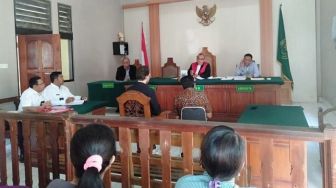 Merokok di Pusat Perbelanjaan, Tiga Warga Didenda Rp300 Ribu