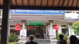 Running Text Kantor Imigrasi Bali Diduga Diretas, Mendadak Muncul Umpatan