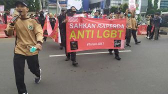 Ratusan Warga Depok Gelar Aksi Mendesak Pengesahan Raperda Anti LGBT