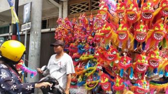 Pedagang Mainan Liong Raup Untung Besar di Pekan Budaya Tionghoa Yogyakarta