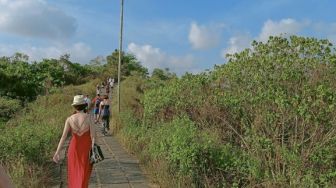 Santai di Bukit Campuhan Ubud, Ini Pemandangan Eksotis yang Disukai Turis