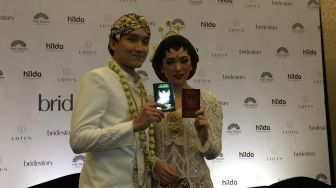 Hati Rara Sekar Hancur Lihat Suami Isyana Sarasvati Pakai APD