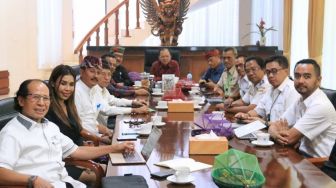 Virus Corona Merebak, Gubernur Minta Wisman Tak Perlu Khawatir ke Bali
