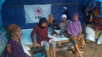 Tolong Pak Jokowi, Hidup Korban Banjir Lebak Menderita, Diserang ISPA