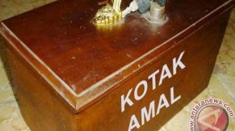 Kepergok Warga, Maling Kotak Amal Kabur Tinggalkan Motor dan Hasil Curian, Publik: Niat Nyolong Malah Sedekah