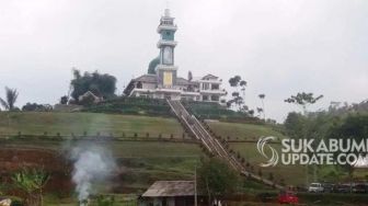 Manajemen Keuangan Wisata Religi Masjid Baiturrahman
