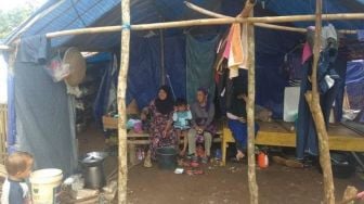Hidup Korban Banjir Lebak Terseok-seok, Makanan Menipis, Berharap Bantuan
