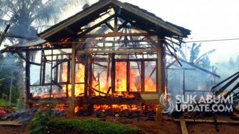 Rumah Panggung di Jampang Tengah Sukabumi Hangus Tak Tersisa