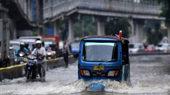 Banjir Merendam 11 RW di Jakarta Barat Pagi Ini