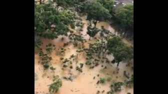 Jakarta Banjir Lagi Hari Ini, Kompleks Kuburan pun Ikut Terendam