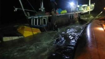 Kapal Karam, Tiga Nelayan di Tanjab Barat Berhasil Diselamatkan