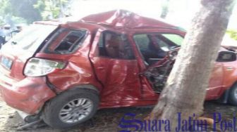 Pegawai Bank Tewas Tabrak Pohon di Jalan Raya Pulosari Tulungagung