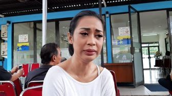 Karen Idol Tak Akan Hadiri Autopsi Jenazah Putrinya