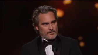 Joaquin Phoenix Jadi Joker ke-2 yang Menang Piala Oscar