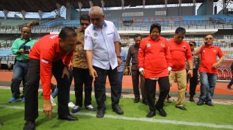 Kunjungi GBT, Ketum PSSI Puji Pemkot Surabaya Serius Siapkan Venue PD U-20