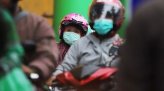 Sering Pakai Masker di Dagu? Bisa Jadi Sumber Penularan Penyakit Lho!