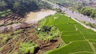 Cipularang Longsor karena Permukaan Air Tinggi di KM 118