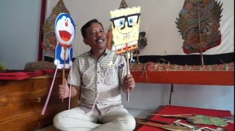 Kreatif, Ki Puguh Prasetyo Penggiat Dalang Wayang Tokoh Kartun