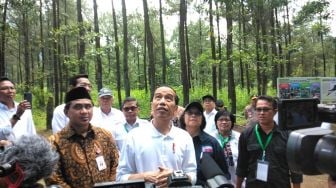 Kyai Minta Jokowi ke Kediri, Buktikan Tak Akan Lengser