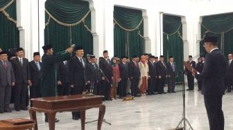 Lantik Sekda Jabar, Ridwan Kamil Ingatkan Jangan Terjerumus Politik Praktis