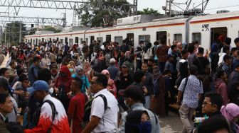 KRL Bogor-Jakarta Risiko Tularkan Corona, Wali Kota Depok Minta Waspada