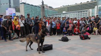 Langgar Social Distancing, Warga Cilegon Bakal Dikejar Anjing Polisi