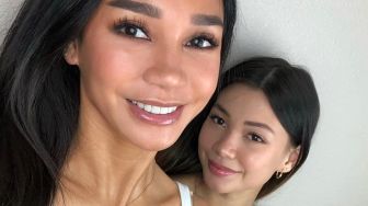 Sering Disangka Kakak-Adik dengan Anaknya, Tebak Berapa Umur Perempuan Ini?