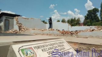 Bangunan Tua Tahun 1976 Milik Pemdes Glagahan Jombang Ambruk