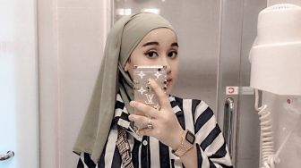 Wanita Berhijab Ini Mirip Ariana Grande, Warganet: Syukron, Next!