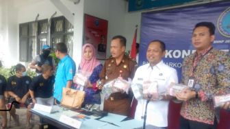 Setahun Buron, Keluarga Penjual Sabu Seberat 250 Kilogram Ditangkap BNN