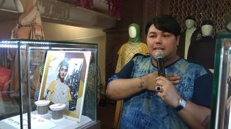 Laki-laki Jangan Takut Pakai Makeup, Simak Tips dari Ivan Gunawan