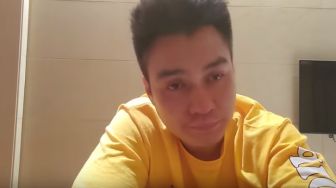 Ibunya Masuk ICU, Baim Wong Menangis Minta Doa