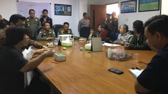 Minta Ganti Rugi, Warga Tamansari Beraudiensi dengan Satpol PP Kota Bandung