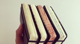 Traveler ini mengubah diary menjadi karya seni luar biasa